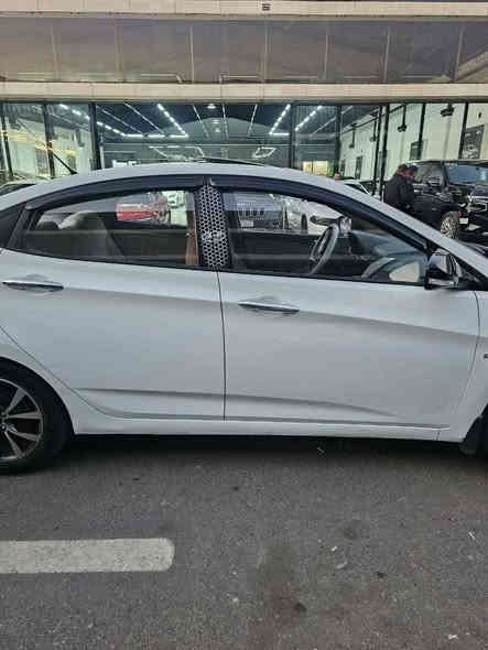 اكسنت مضلع
موديل ٢٠١١
مكينة وكير شرط
هزة جديدة رقم جديد
واني الشرعي
صبغ فقط الداير الورة وراس البوند
السعر ١١٠ وبيها مجال
رقم التلفون ***********
اسيا ***********
