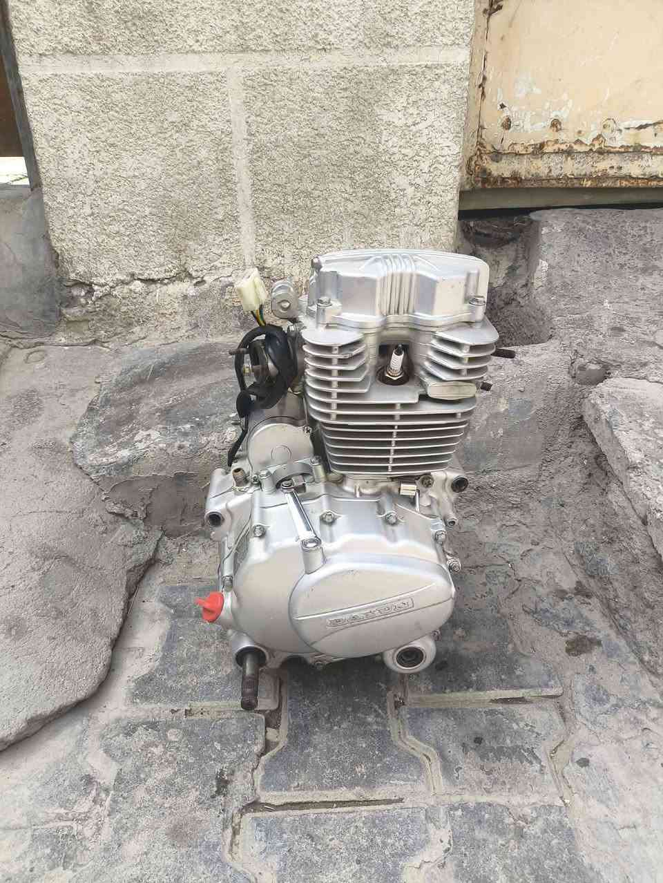 سلام عليكم مكينه مديل 20شغاله وناعمه وحلوه السعر 100مفتوحه بوشه وبستم والشراي يدلل المكان ناصريه حي الشهداء وهاذه رقمي ***********
