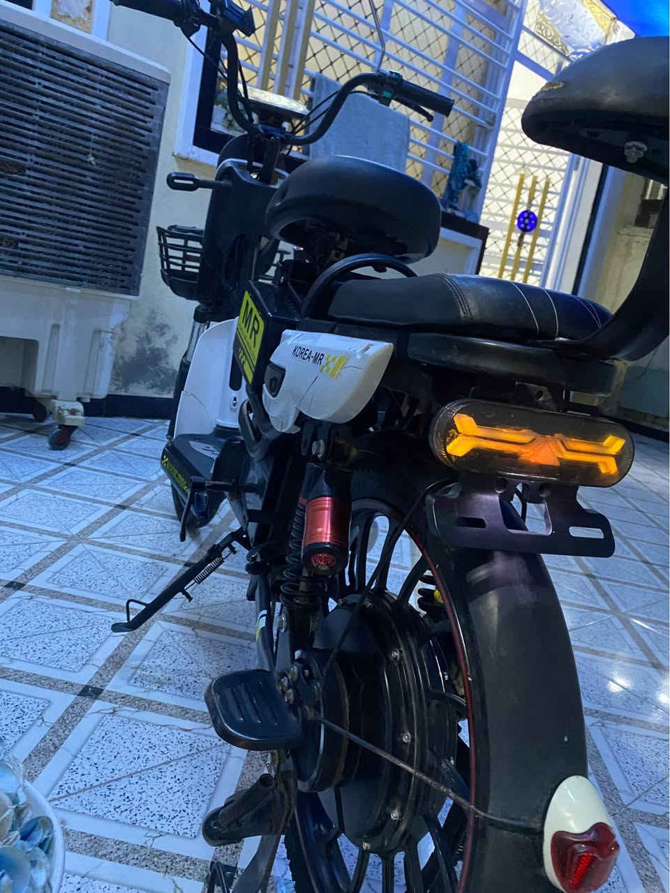 باسكل شحن للبيع كوري اصلي أربعه بطاريات جديدات 
نضيف ما نقصا اي شي سعره 225 
مكاني جبله شراي يجي خاص او يتصل 
*********** المحاويل, بابل

