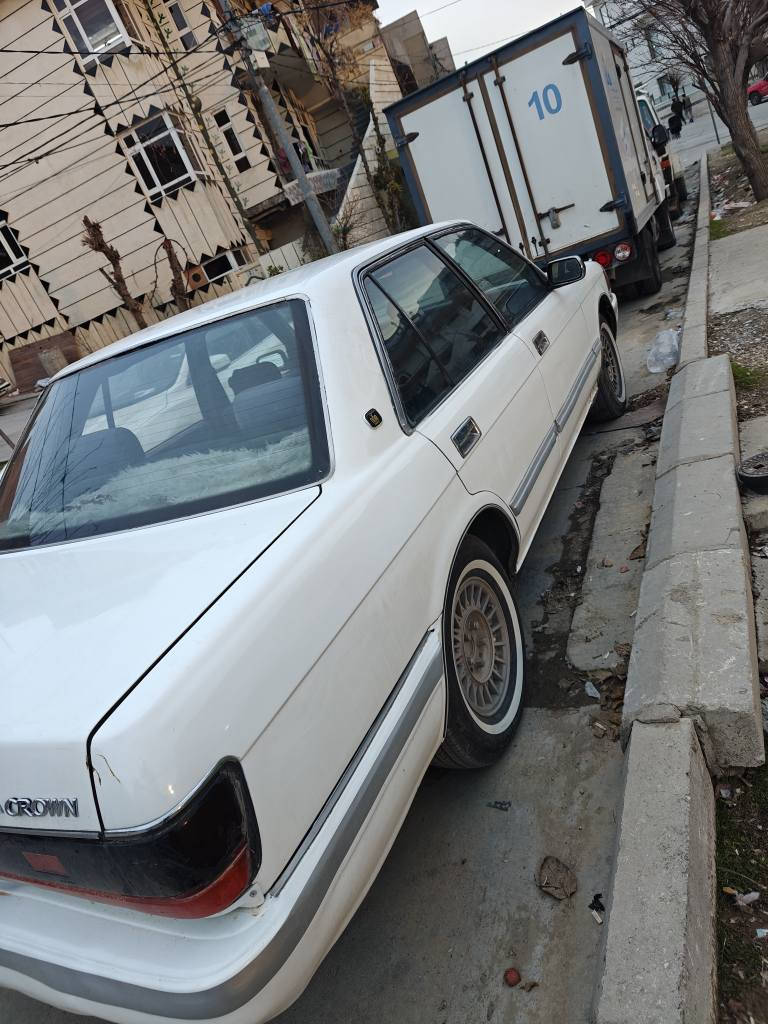 سەرەتا بەناوی خوای گەورە 
ماشاءاللە لەماڵی هەموو لایەک
سەیارەی کلاسیک 
توێتا سۆپەر سیدان
ناو شین 
مۆدێل ٩٠
ئاڕم پلاستیکی سلێمانی 
بەشەرتی ئاڕم و ئەوەلیات 
غەرامەشی بەشەرت 
مەکینە ئەڕنەبی٠٠٠ ٣ سێ هەزارە
بەشەرتی سەد فیتەر
گێڕ تۆماتیکە
تەبریدە و تەنها غازی تیانیە
٤ جام کارەبای 
شاشەئایپادە
٤تایەی خەت سپی لۆکی لەژێرە
پێش و دوای کەپسە 
کارەبای هەمووی بەشەرت
تەقەو ڕەقەی بەشەرت 
ئەکسل و گاردنی بەشەرت
شانسی بەشەرت
ناو و دەری زۆر لۆک ماوەتەوە
دەعامی بۆ دەعامی بەشەرت
سعری ۳٨ گەڵاو کەمێک مجال لەسلێمانیم
بۆ پەیوەندی *********** السليمانية, العراق
