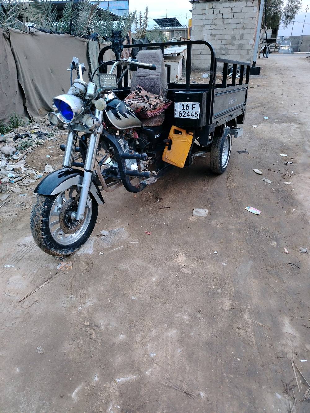 ستوته للبيع مديل 21 رقم انكليزي بسمي مكينه 26 ستوته نضيفه وحلوه مرتبه ع ايدي بيه محجر ومسطبات ابيع كامله وبدون بكيفك مكاني شاميه تفاصيل اتصل ***********