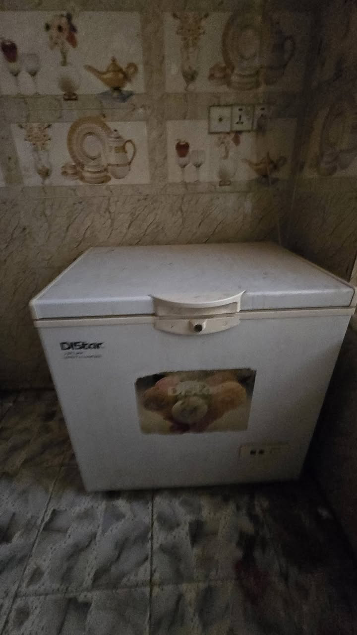 السلام عليكم 
غراض مستخدمه للبيع العنوان دوره شارع المصافي
كلها شغاله 
***********
