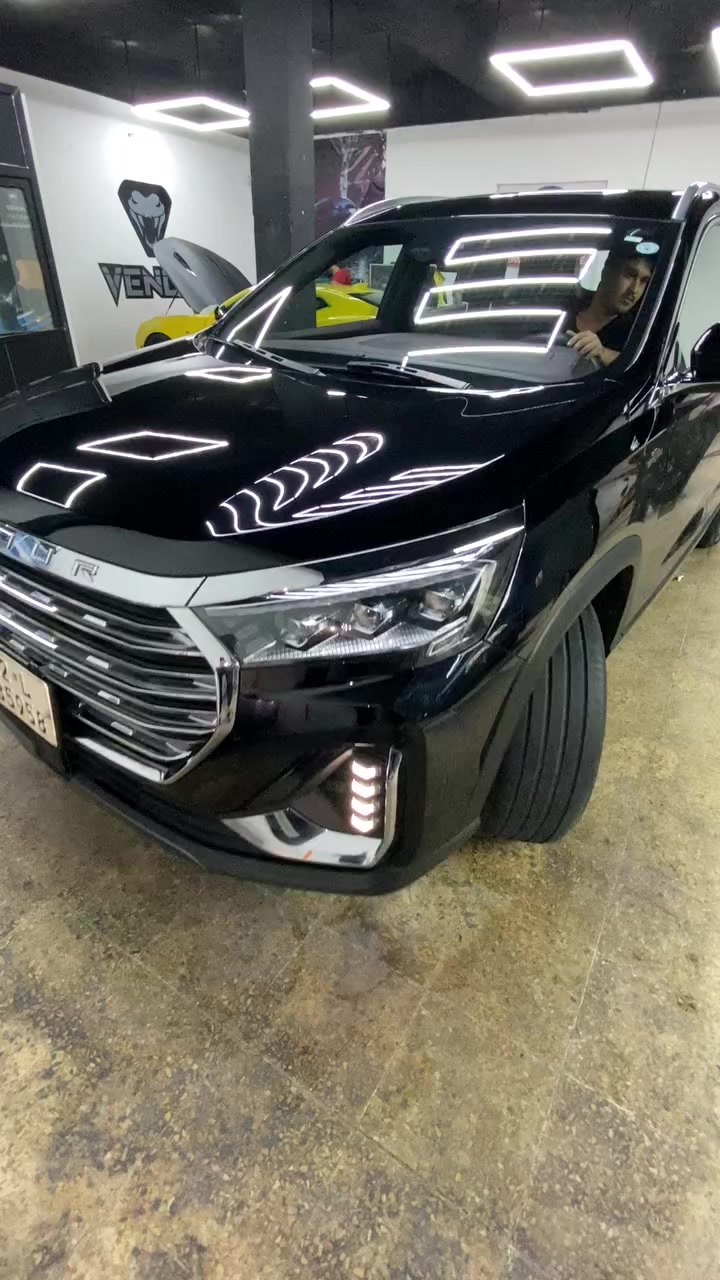 جيتور X90 Plus 2.0L Luxury
الموديل: 2024 (خليجي)

العداد: 86 الف 

السعر :185$

السيارة كل صيانتها بالشركة و جاهزة من كلشي 

المحرك:  2.0L تيربو 254 حصان 

عزم الدوران (نيوتن-م): 390

‎ناقل الحركة: اوتوماتيكي دبل كلاتش من 7 سرعات

استهلاك الوقود: 8.1 لتر لكل 100 كم

السيارة تحت الضمان ضمانها 5 سنوات او 150,000 كم أيهما أولا

 *إطارات قياس 20 إنچ

 *فتحة سقف بانوراما 1.1م

 *الصندوق كهربائي بخاصية استشعار القدم والبصمة

 *مثبت سرعة مع رادار تفاعلي

*نظام القيادة شبه الذاتية

 *نظام الكبح التلقائي في حالة الطوارئ

 *نظام تحذير الاصطدام الامامي والخلفي

 *كاميرات محيطية 540 درجة

 *حساسات أمامية وخلفية

 *نقطة عمياء

*نظام تحذير مغادرة المسار

 *نظام المساعدة للبقاء في المسار

 *شاشة عرض ترفيهية و شاشة عدادات رقمية قياس 24.6 إنچ

 *نظام صوتي متطور 8 سماعات من Sony

 *نظام أبل كاربلاي وأندرويد أوتو لاسلكي

 *مقصورة الركاب من الجلد الفاخر

 *مقعد السائق والراكب كهربائي

 *مقعد السائق مبرد

 *مقاعد السائق والراكب مدفأة

 *مقعد السائق مزود بذاكرة لحفظ 3 وضعيات الجلوس

 *إنارة ترحيبية مع إنارة محيطية

 *عتبات الأبواب مضيئة

*مصابيح أمامية و خلفية أوتوماتيكية LED مع مصابيح نهارية

 *التكييف التلقائي مع الضوء القريب والبعيد

 *المرايا الوسطية مع خاصية التعتيم

*زجاح مزدوج عزل للصوت

 *المرايا الجانبية قابلة للطي كهربائياً ومدفئة

 *ماسحات الزجاج الأمامي مع حساس للمطر

 *دخول ذكي (بصمة) 

 *خاصية إغلاق نوافذ وفتحة السقف عن بعد

 *نظام تنقية مع الهواء مع فلتر N95

 *مسند الذراع الوسطي مع ثلاجة

 *انماط قيادة متعددة

 *وسائد هوائية امامية و جانبية عدد 6

 *نظام الفرامل الأوتوماتيكي Autohold

 *نظام التحكم بنزول المنحدرات

 *نظام المساعدة لصعود المرتفعات

واتساب: ***********
