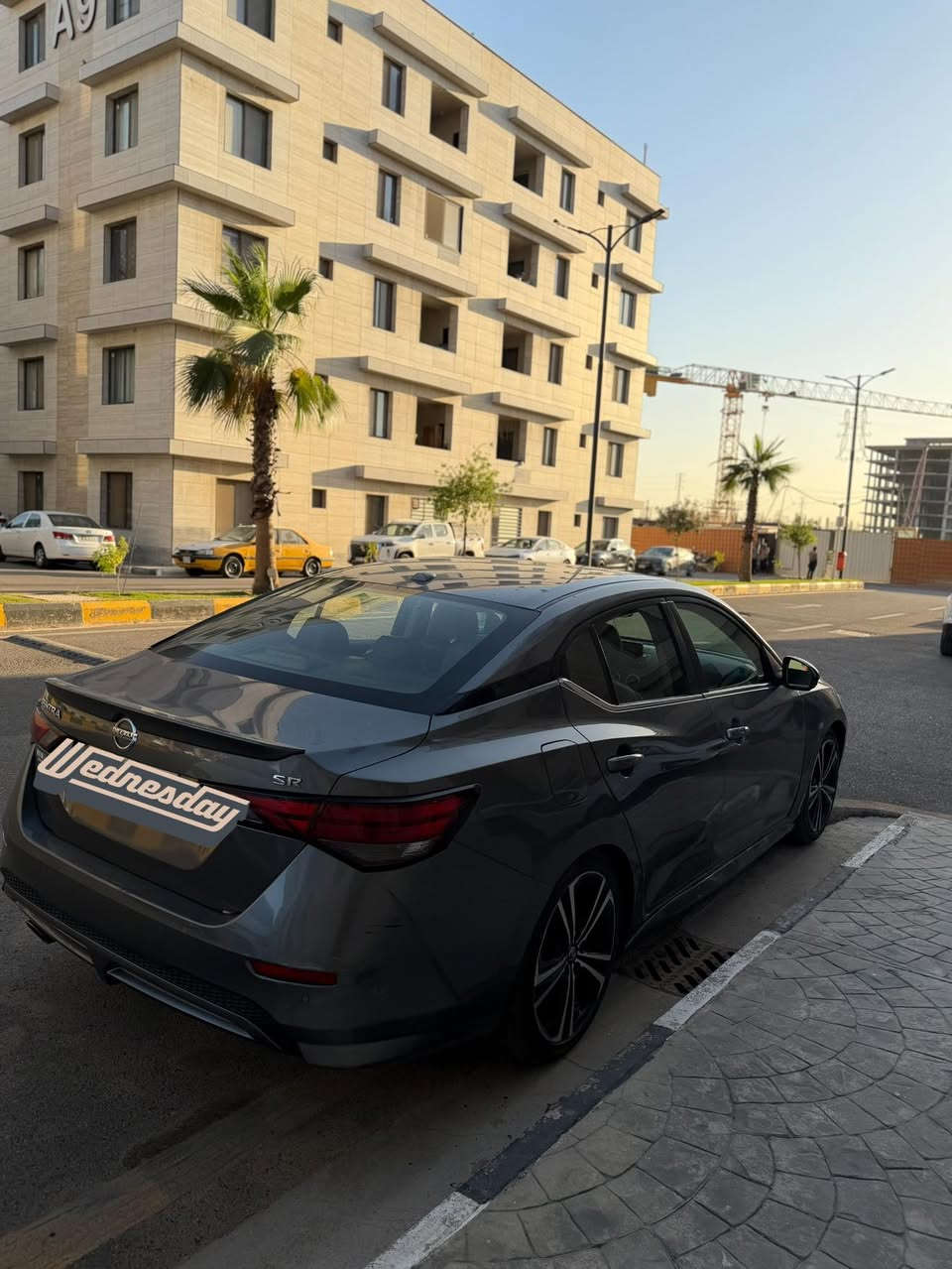 للبيع
نيسان سنترا 2020 فئة SR 

اعلى فئة فول مواصفات
- رادار 
- حساسات امامية و خلفية
- نقط عمياء 
- مثبت سرعة 
- تثبيت مسار
- نظام سماعات bose
- خمس كامرات 
- فتحة سقف 
- كشنات هيتر
- كشنات جلد 
- ويل ١٨ 
- لايت زينون رياضي 
- بصمة ابواب + جنطة
- شاشة carplay 

رقم بغداد بأسمي
السيارة ماشية 58 الف ميل
حادث السيارة بنيد وجاملغ عكس السائق وصبغ بالباب والباب الخلفية بيهة كلير .
السيارة مكانهة ببغداد

السيارة نظيفة جداً وكير ومحرك مكفولات من كلشي ونفحص بأي مكان .

السعر 13,500$ وبي مجال قليل
للاستفسار اكثر // ***********
