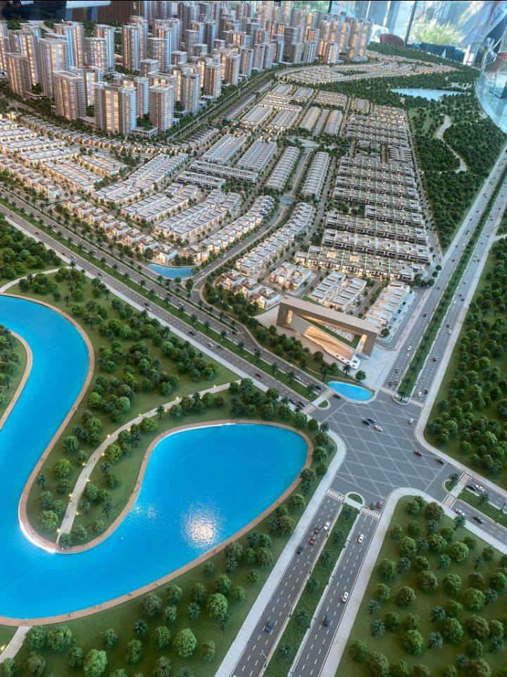 بيت للبيع في مدينة المستقبل – أرقى مشاريع بغداد السكنية
 المساحة: 260 متر – (4 غرف نوم + صالة)
(((وكذالك تتوفر عروض اخرى بمساحات مختلفة)))
 الموقع: موقع مميز جدًا على شارع 15 متر
 موعد الاستلام: نهاية سنة 2028
المقدمة 10%
وكل 4 اشهر 7%
 مدينة متكاملة الخدمات – تخطيط عصري – استثمار
آمن وسكن راقٍ
للاستفسار ***********. (محمد امين  )
#مدن
#futuer_city
#مدينة_المستقبل
