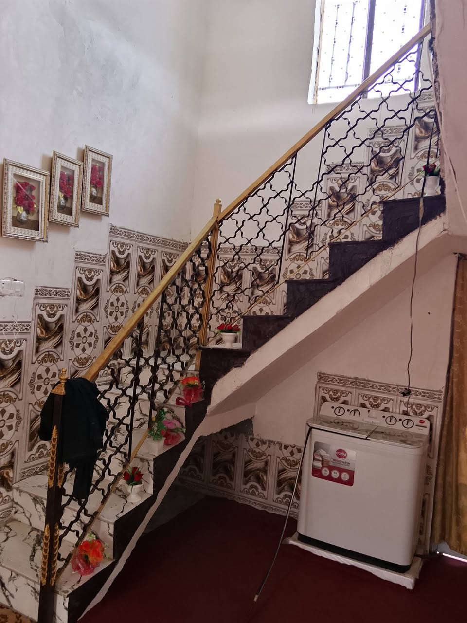 بيت للبيع يحتوي على غرفتين نوم وصاله ومطبغ ومضيف طابو زراعي البيت بناء حديث الصقف صب كونكريت الموقع خلف محطه الشيخ متواجد خاص ***********
