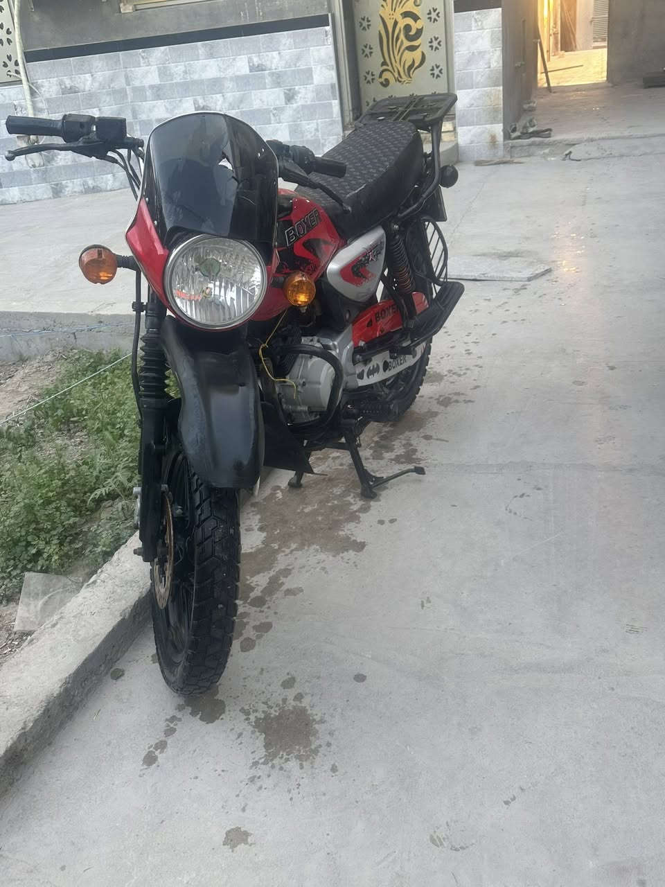 سلام عليكم اخوان دراجه بوكسر البيع مديل ٢٣ رقم سنويه دراجه نضيفه جديد مكفوله شاصي مكينه ماشي ٢٢ العنوان البصره كرمه علي العنوان رقم *********** وشراي بي خير يدلل
