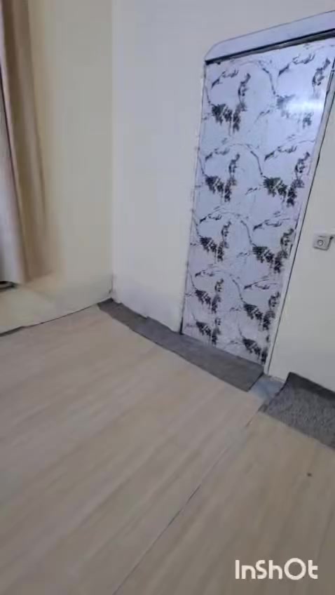 مشتمل معروض ليجار مساحته ١٠٠متر
مكان المشتمل ناصريه مركز مقبيل مستشفى حسين تعليمي 
يحتوي المشتمل علا غرفتين كول غرفه  صحيات مشتركه وا مطبخ مشتمل صغير ارضي يناسب عائله صغيره ايجار مشتمل300الف قفل لستفسار يرجو التصال عله هذه رقم
***********
