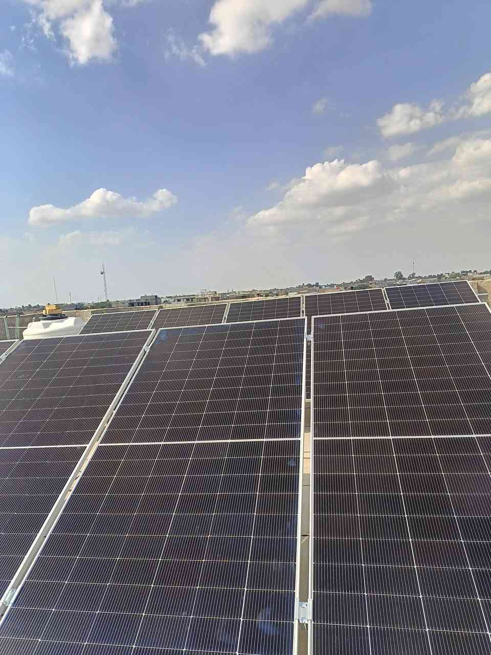 تم بحمد الله تنصيب منظومه طاقه الشمسيه في الشوملي.فيليسيتي سولار ٣٠ نهاري ٢٠ ليلا يعلن مكتب  ضوء القمر للطاقة الشمسية عن توفر عرض على منظومة طاقة شمسيه  متكونه منن

1_الواح 620واط عدد10ضمان ١٠سنوات

 2_انفيرتر8kw 

3_بطارية  15kw ضمان ٥سنوات 

مع ملحقات المنظومة واكيد كله شي اصلي ان شاء الله

المنظومة قابله للتطوير في حالة اراد المشتري تطويرها في المستقبل 

مكتب ضوء القمر للطاقه الشمسيه  بااداره Falah Hassan Al Awidi    حسن فليح الجبوري   احمد الجبوري ي ...او الاتصال ***********. او ..... ***********
