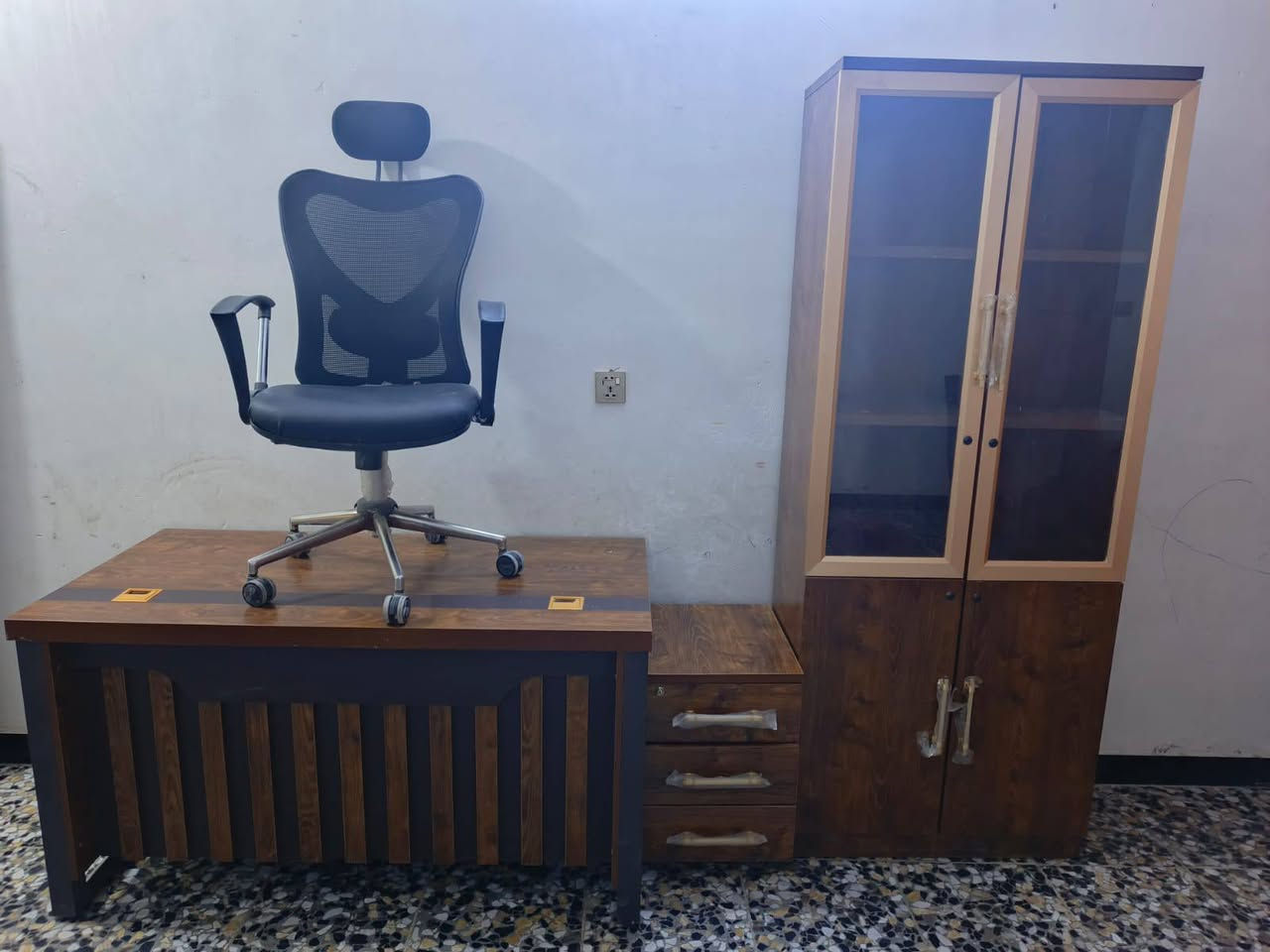 السلام عليكم اغراض بيت للبيع نظافه فول مابيهن اي أضرار كنتور ابؤ 3صاج داخل وخارج ثلاجه انفيرتر حجم 22مع اغراض مكتب بغداد مدينة الصدر ***********

