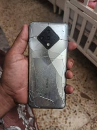 انفنكس زيرو ٨ • ذاكرة ١٢٨ • كامرات تعبانة