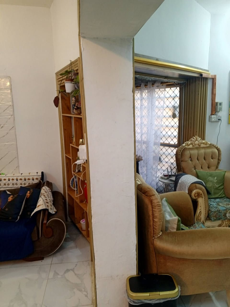 السلام عليكم...
بيت ٢٥٠ متر مربع طابو زراعي ملك صرف ..درجة العمران وسط ..على فرعين ..شارع ٢٠ ..البكرلي.. مباشرة على شارع عشرين اول باب من الفرع الاول منطقة مخدومة مجاري وكيبل ضوئي شارع ١٥ متر من مدخل بيت العباس ع للاستفسار ***********
