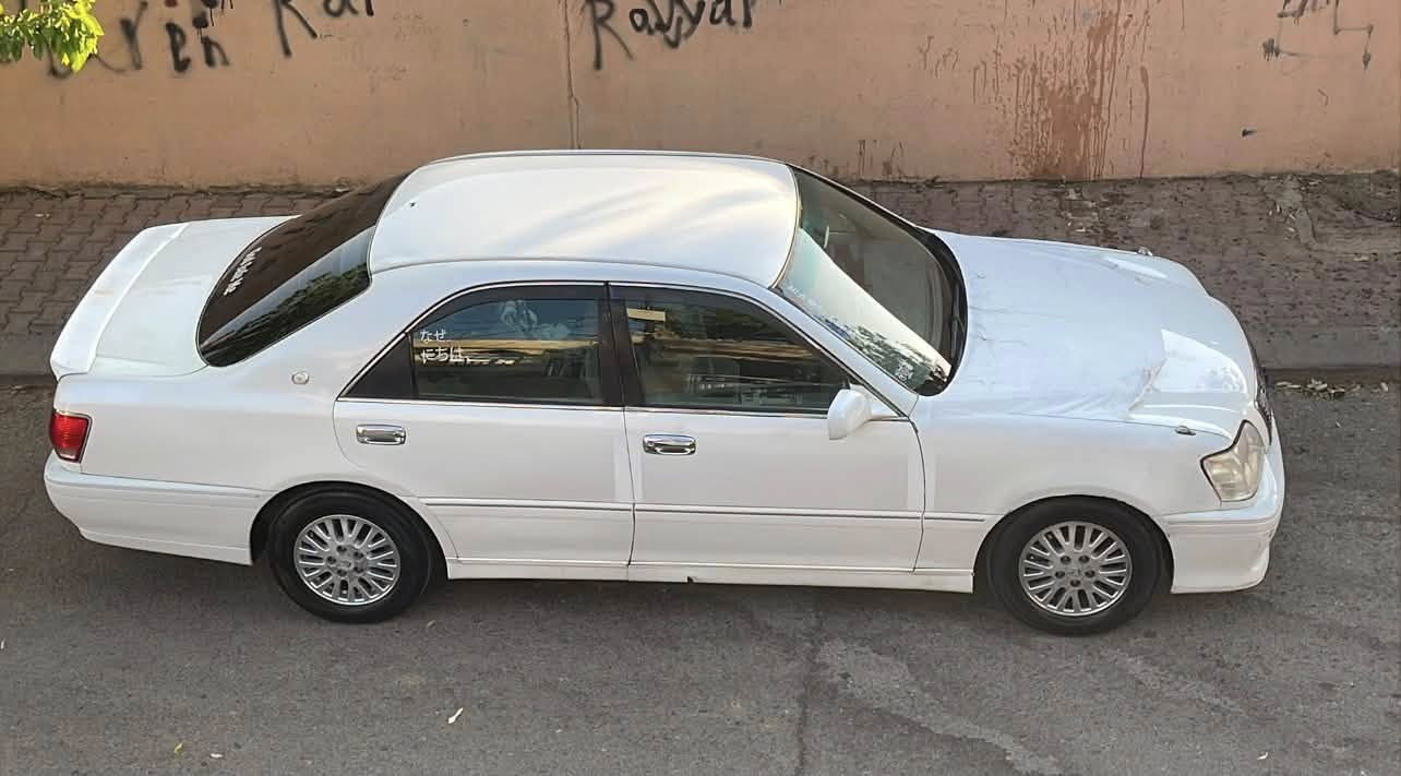 مەلیکە بڕاوە
٢٠٠٣
٣ دوگمە
مەکینە D4بچوک 
سەیارەکە ماڵی دۆستە سەیەرەی ماعروز نیە 
دینارێک مەسروفی تیا نیە 
گێرو مەکینە بە شەرتی ١٠ فیتەر 
سەیارەکە کۆدی بۆ نە کراوە 
ساعری ٣٥ مەجالێکی برایانە 
***********

