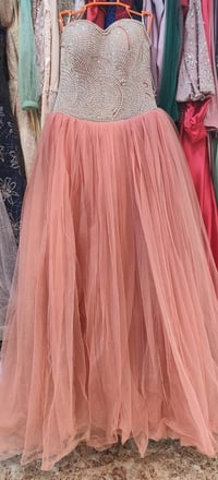 فستان • موصل ١٧ تموز • عمارة الحارث