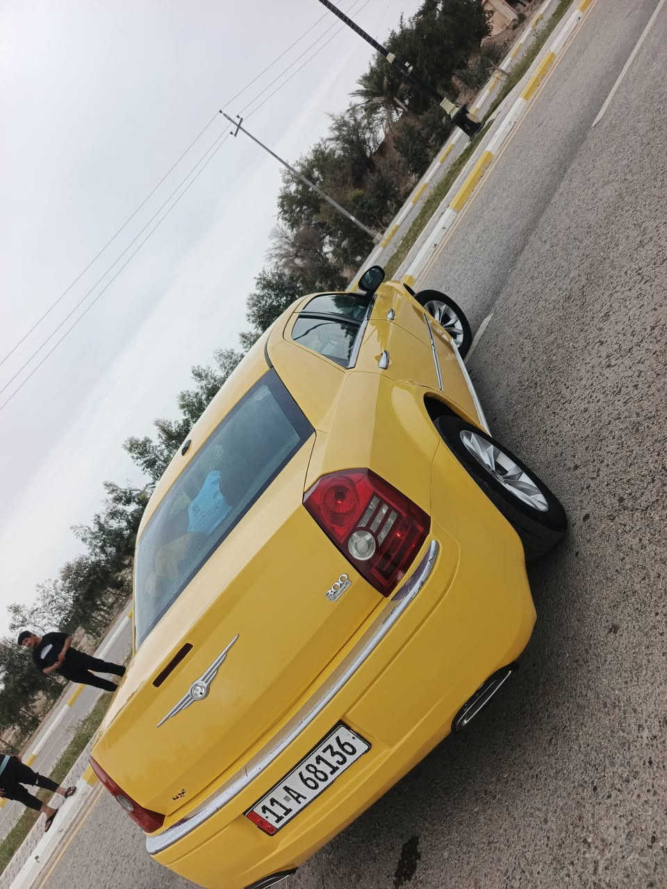 يالله للبيع اوباما 2010اصل جاهزه كير مكينه حداديه تخم تاير ضفيره وقاعدة فيوزات جدد جاهزه للشغل مصفره هيئه وغرامه مبدل بيها بس باب الصدر سنويه باسمي تحويل ثاني يوم السعر 120وبيها مجال بسيط لشراي لتواصل واتساب ***********/مكان سياره واسط بدره
