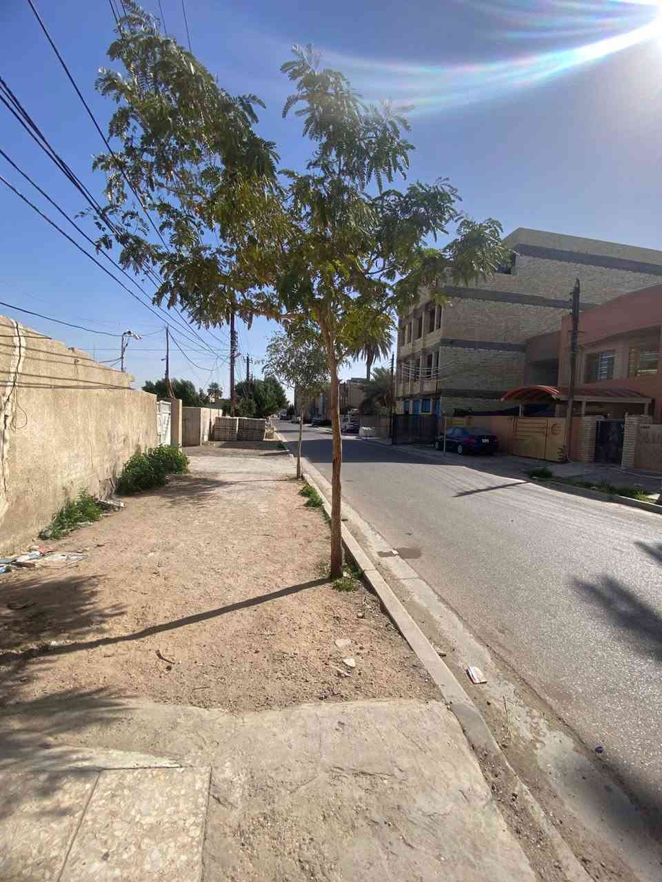 للايجار في السيدية
طابق ارضي مساحه 200 متر معزول بي مدخلين وبي كراج 

يحتوي على غرفتين نوم وصاله وكبيرة ومطبخ وخدمات ثنين وحولي كبير 

الايجار ٨٠٠ الف 

للاستفسار ***********
