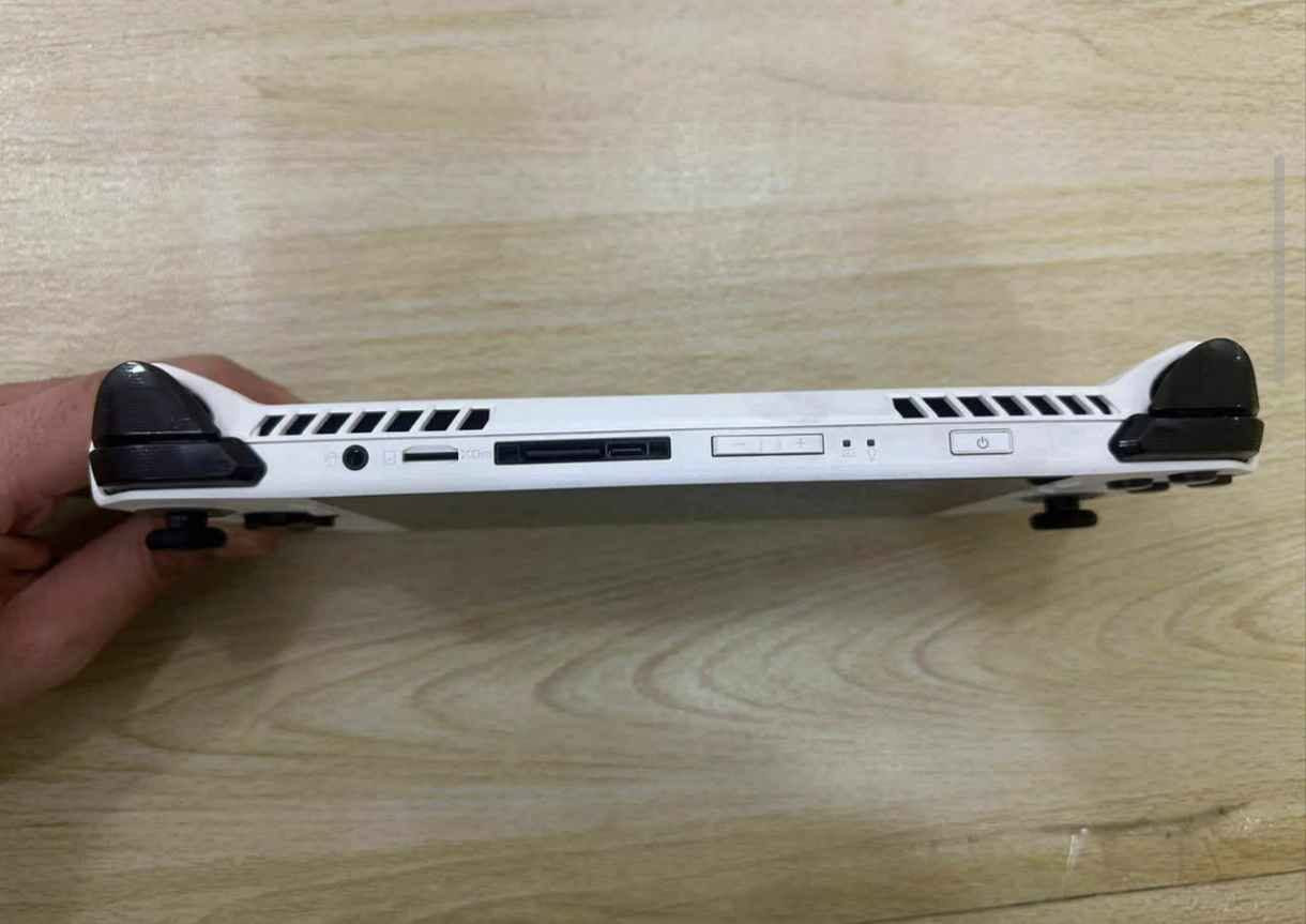 ROG Ally Z1

الملحقات ( شاحن + مجمع hub لل usb + جنطة + لاسق شاشة  + كارتون )

المواصفات

المعالج
AMD Ryzen Z1

الأنوية / الخيوط
        6 أنوية / 12 خيط

المعالج الرسومي

Radeon Graphics RDNA 3 بـ 4 Compute Units

الرام
16GB LPDDR5

التخزين
512GB PCIe 4.0 SSD

الشاشة
7 إنج FHD 120Hz

البطارية
40Wh 

نسبة البطارية 87%

نظام التشغيل
Windows 11

السعر 575,000 وبي مجال بسيط

للتواصل : *********** بغداد, العراق
