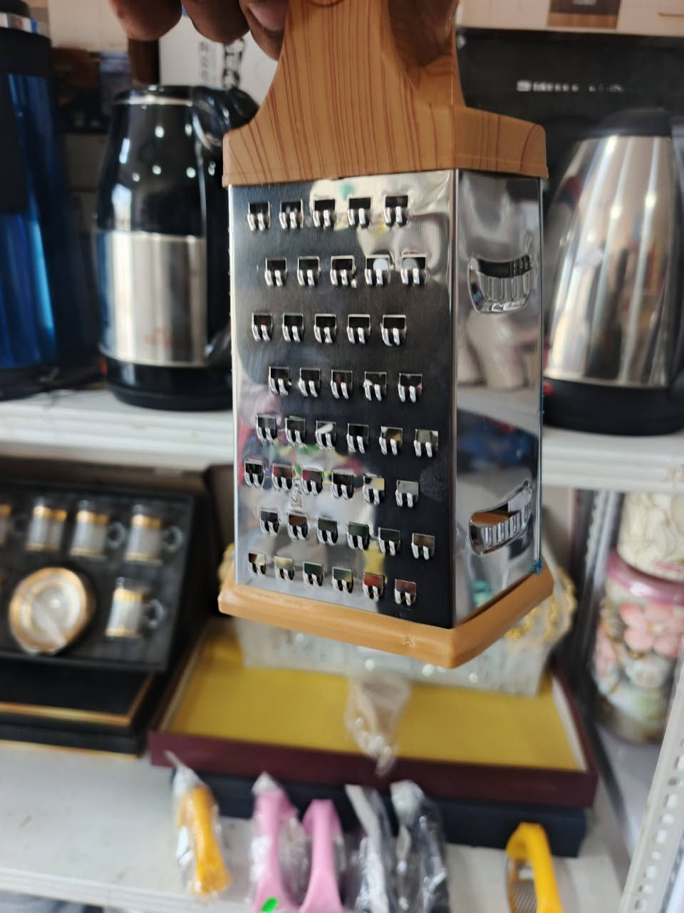 بسم الله
توفر وجه جديد وحاجات مختلفه بسعار مناسبه جداً العنوان كميت نهر سعد مجاور الكصاب البيت لابيض للمواد المنزليه متواجدين في اي وقت 
***********ابو علي
***********علي
