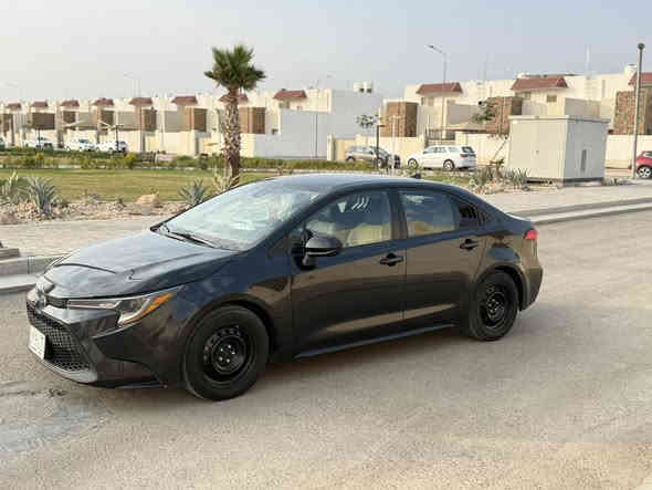 تويوتا كورولا LE 2022 للبيع
السعر: 15.500 وبي مجال للشراي 
ماشية 85.000 ميل
مواصفات LE 
محرك 1.8 4 سلندر، CVT
شاشة لمس + Apple CarPlay & Android Auto
شاشة رقمية بالعدادات
USB Type-C
نظام تثبيت السرعة الذكي
محدد المسار
منع الاصطدام
مانع الانزلاق
وسائد هوائية + ABS + نظام ثبات إلكتروني
حادث السياره مرفق بالمنشور صبغ جاملغ + بنيد فقط
***********
