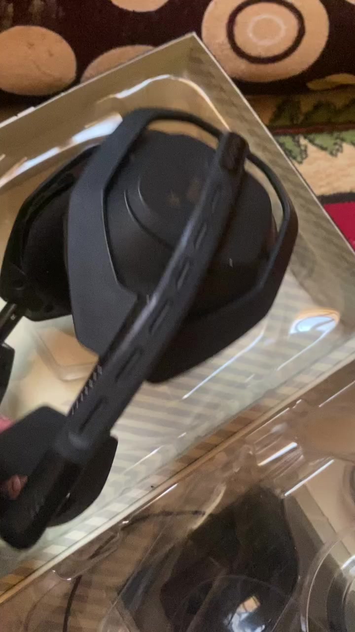 السلام عليكم سماعة استرو الجيل الرابع للبيع نضيفة كلش السعر 180 الف مكاني بغداد ماعندي توصيل ***********
