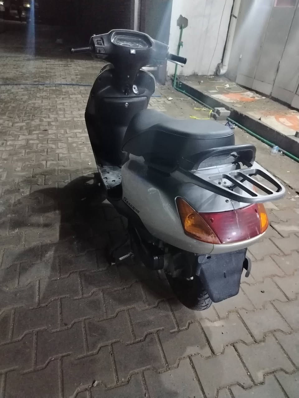 دراجه سبيسي ياباني كفرات اصليه ابو الختم كابريتر اصليه قفل جنطة قفل ستيرن كهربايات كله شغال كل نقص مابيه مكاني كوت***********
