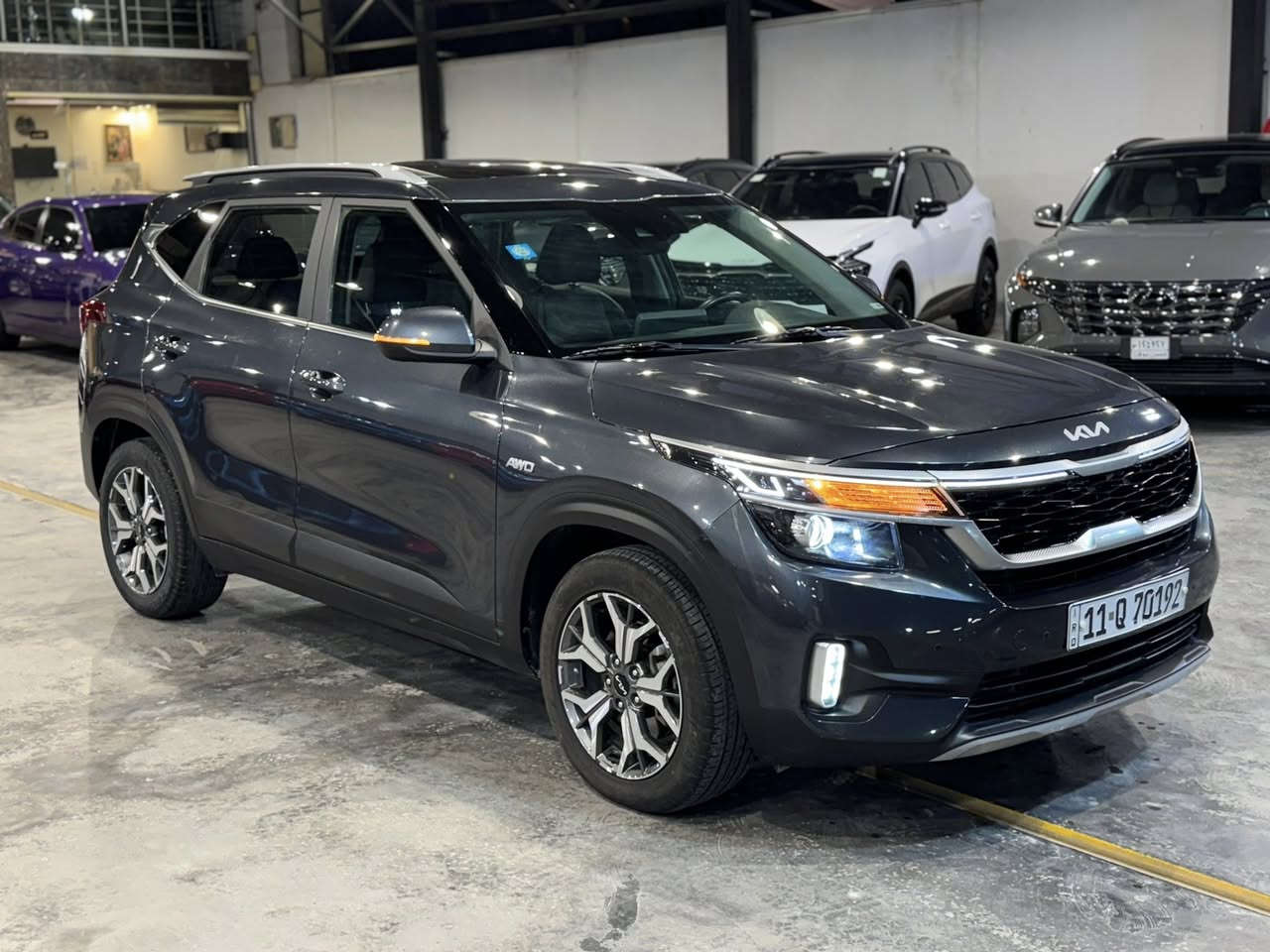 كيا سيلتوس الموديل 2022 EX
نوع المحرك 2000 دوش
عداد المسافة 56 الف ميل
اللون فيلي

حادث السيارة مرفق مع الصور تبديل دعامية امامية اصلية نفس اللون السيارة ليس فيها تبديل اي قطعة وجميع القطع سليمة ولا تحتوي على صبغ ((ايرباك ستيرن وبردة جهة السايق فاتح باقي الايرباكات سليمة))

المواصفات :-
1) شاشة حجم كبير تدعم الابل كار بلي
2) بصمة
3)كراسي جلد
4) كرسي السائق كهرباء
5) فتحة سقف
6)تدفئة مقاعد امامية
7)قطعتين تبريد
8)مانع انزلاق
9) تحكمات مقود 
10) نظام نزول منحدرات
11)فور ويل
12)ثلاث انضمة قيادة
13)رادار امامي وجانبي
14) توقف ذاتي
15) تحديد مسار
16) تشغيل عن بعد
 

مكان السيارة بغداد معارض البياع الشارع الاول من جهة المتنزه
للتواصل والاستفسار ومعرفة السعر 
***********
