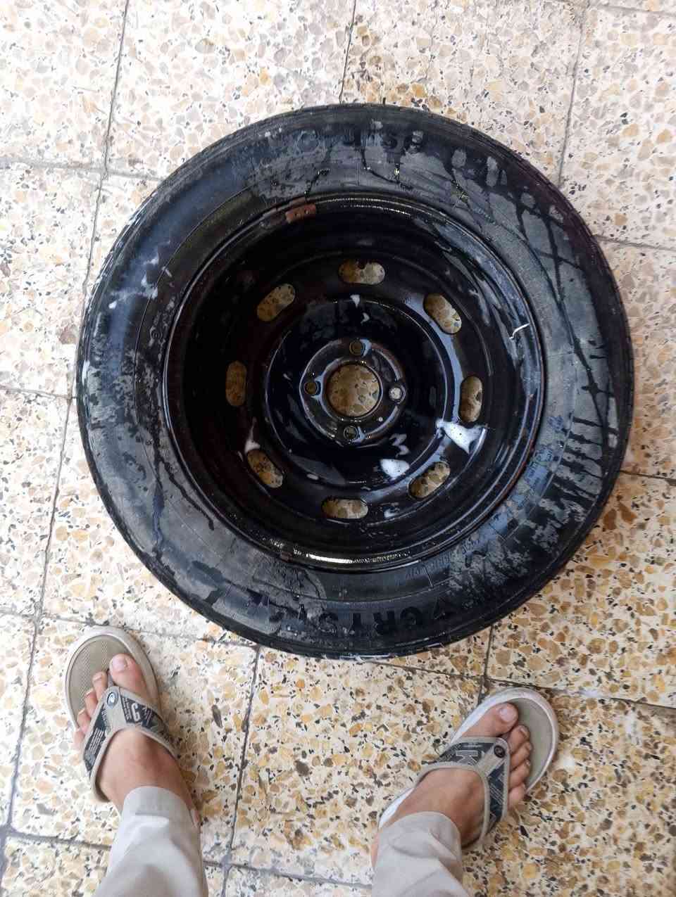 السلام عليكم تاير سبير كامل  نضيف للبيع قياس 15
الاتصال على هذا رقم ***********
بيه واتساب
