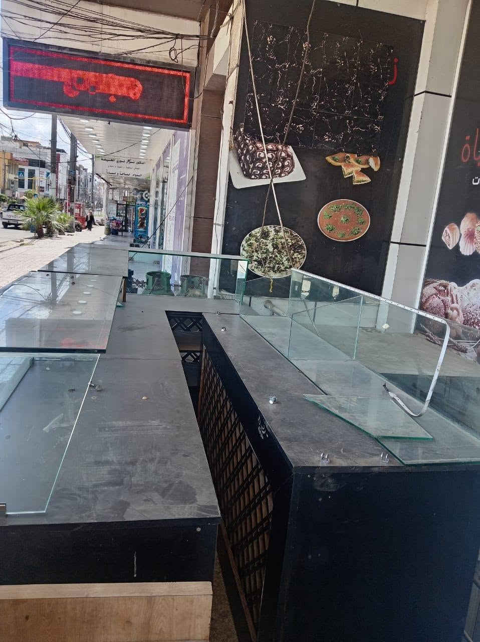 ستند عرض خشب للبيع عدد 3 مع طاولة كاشير السعر 200 دولار
تواصل ***********
