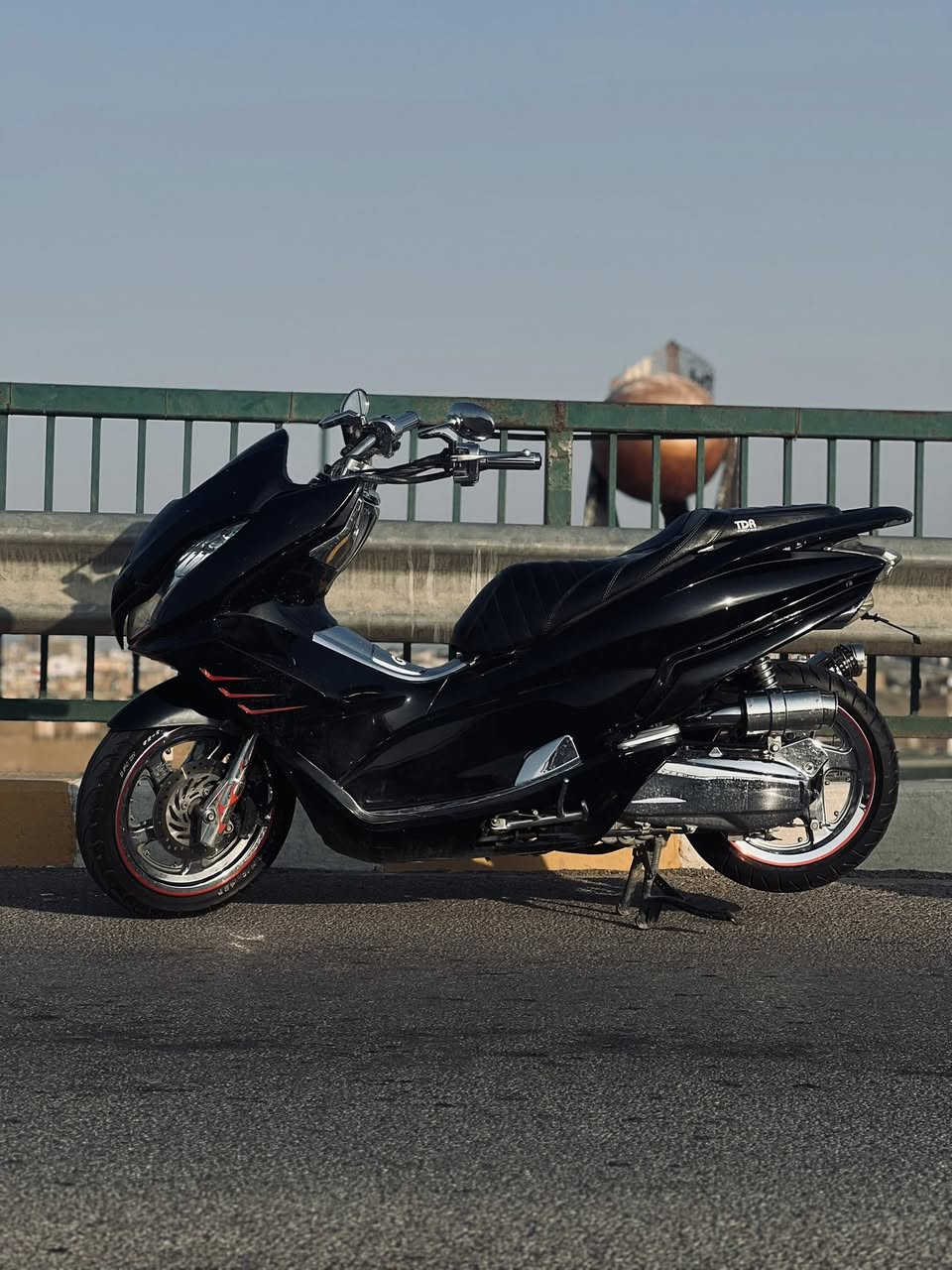 دراجة PCX جيل اول 2016 دراجة رياضي الدراجة مكفوله للتواصل *********** العنوان واسط الكوت.                    السعر. (مليونين او نص)
