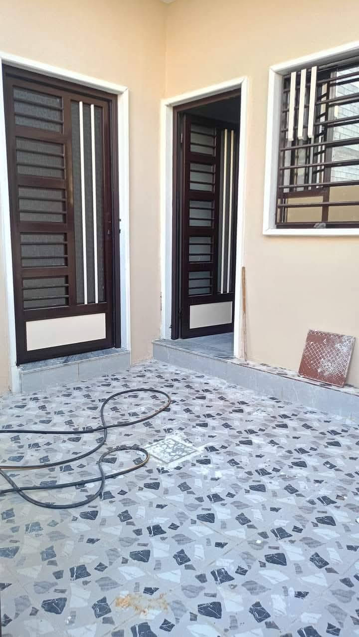 دار للبيع
حي القوسيات طريق دهوك القديم 

خلف معمل غاز التوفيق 

المساحة 136 م واجهة 8 م

ط1 )) غرفتين نوم واستقبال وصاله ومطبخ وصحيات 

ط2)) 4 غرف نوم وصاله وصحيات وبيتونه 

سند زراعي قرار 25 

بناء حديث 

خدمات كامله ماء كهرباء تبليط 

للاستفسار أكثر اتصل على الأرقام او 

 مراجعة مكتب الدار الكائن في بناء الجاهز مقابل الكمرك 

***********

***********
