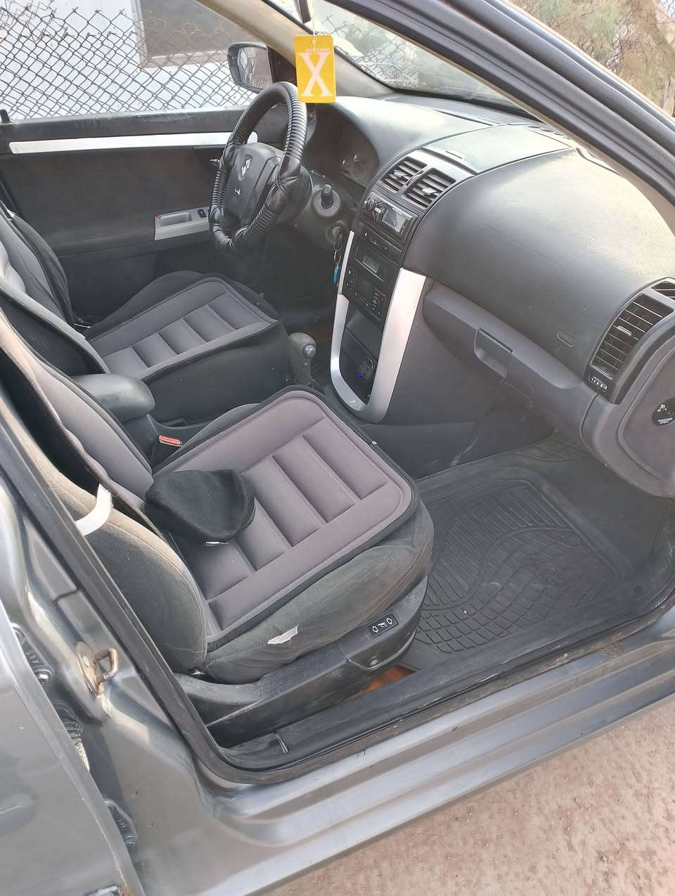 السلام عليكم للبيع سمند سورن 17 مكفوله كفاله عامه مكينه محور كورله نحله 1800 تبريد شغال اتخم تاير حداديه جيده السعر 45وبيهه مجال قليل ***********
