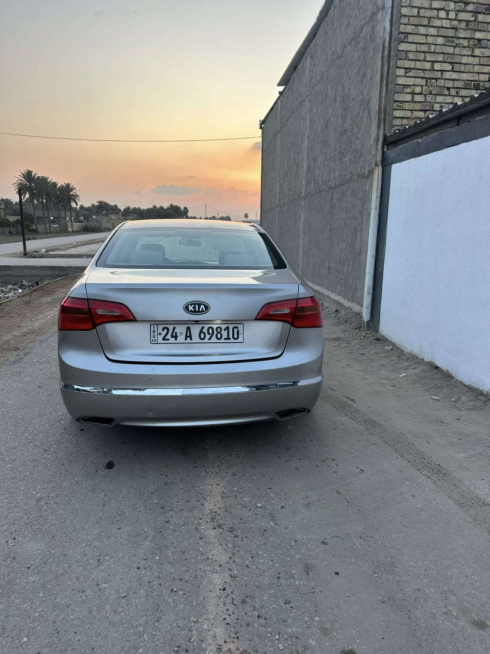 كيا كادنزا موديل 2012 خليجي محرك 6 سلندر رقم شمالي بأسمي تريد تحويل تريد وكاله سياره كفاله عامه من كلشي مكينه بالكارتون حداديه جديده السياره كله وضع شركة السعر 99 مكان السياره حله نادر الثانيه 

‭0787 782 7433‬
