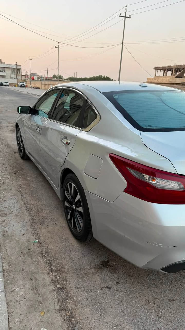 نيسان التيما 2018 رقم بصرة ضربتها خفيفه جاملغق خلفي وكلير باب السائق ناشر صور ضربتها كفاله شواصي ولغود ومحرك
سعرها 110 وبيها شوية مجال 
رقم الهاتف ***********
