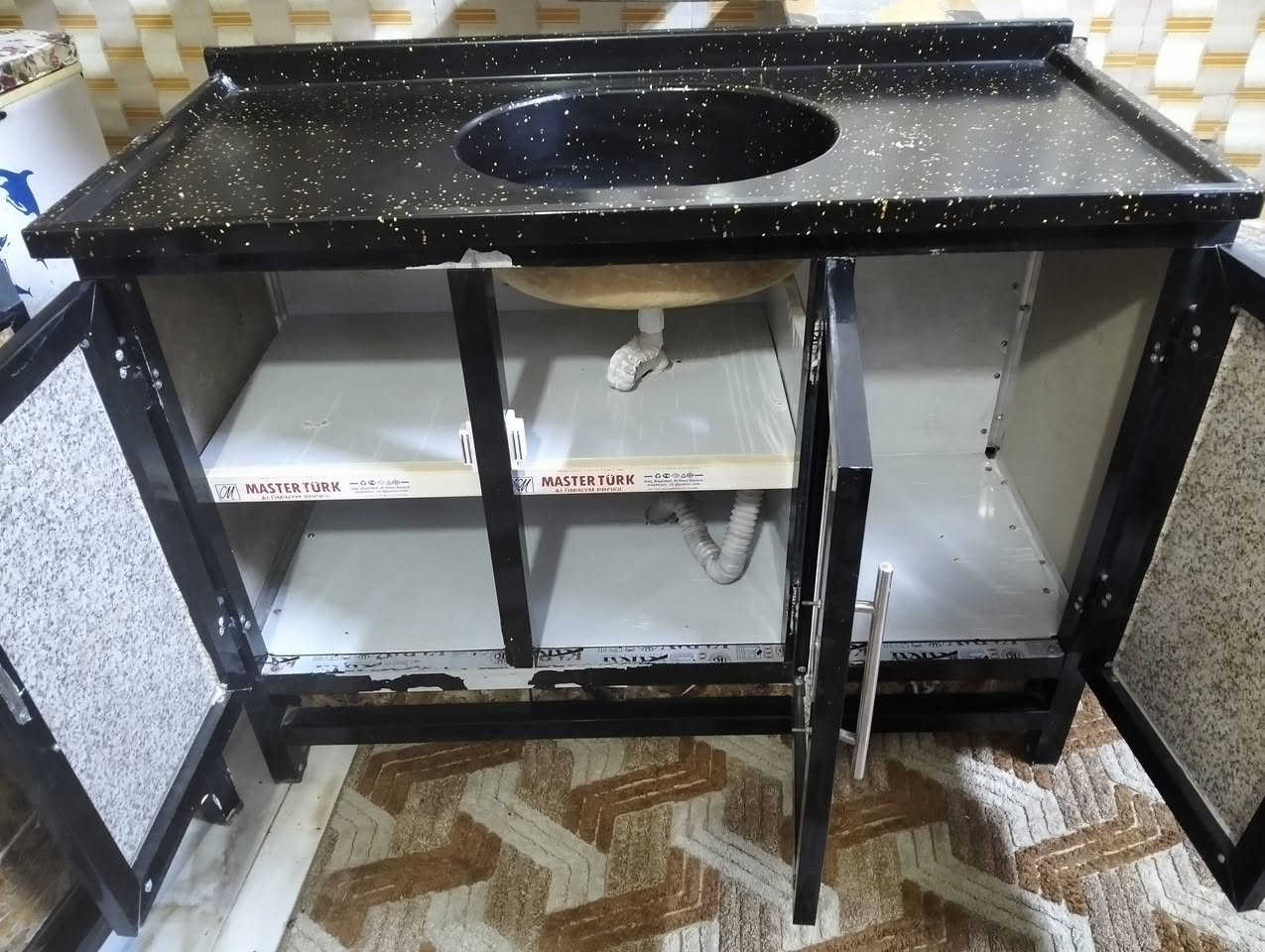 كاونتر مستخدم قليل تفصال مو سوكي الامنيوم 4 قطع سنك مرمر العنوان بغداد مدينة الصدر يوجد توصيل الاستفسار ع *********** واتساب
