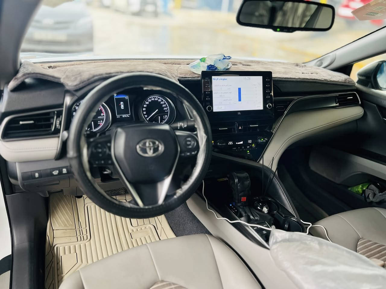 السلام عليكم (اللهم صلي على محمد)
كامري موديل 2024 
فئة Se خليجي فول مواصفات 
تنتة ☑️ 
مري شفط 
بصمة تشغيل عن بعد 
بصمتين 🫵🏻
رقم أربيل تحويل مباشر 
غنيه عن التعريف 
اقتصاديه 
رزانه 
متانه 
ويل نجمة ⭐️ 
بدلتلها تخم تايرات قبل اسبوع بل لآيلون 
دهن كل شهر إبدللها 
السياره حلوه ونظافه خير من الله 
شوفة العين 
السعر 275 وبيها مجال للشراي وياخذ السياره وغداه ويطلع راضي وإذا مو شراي ويجي يتغدى هم حياه الله 
أترجاكم ما نحب المماطل والمساحاة السوگ كلشي بي 
مكان قضاء العلم 
رقم الهاتف :*********** 📞
