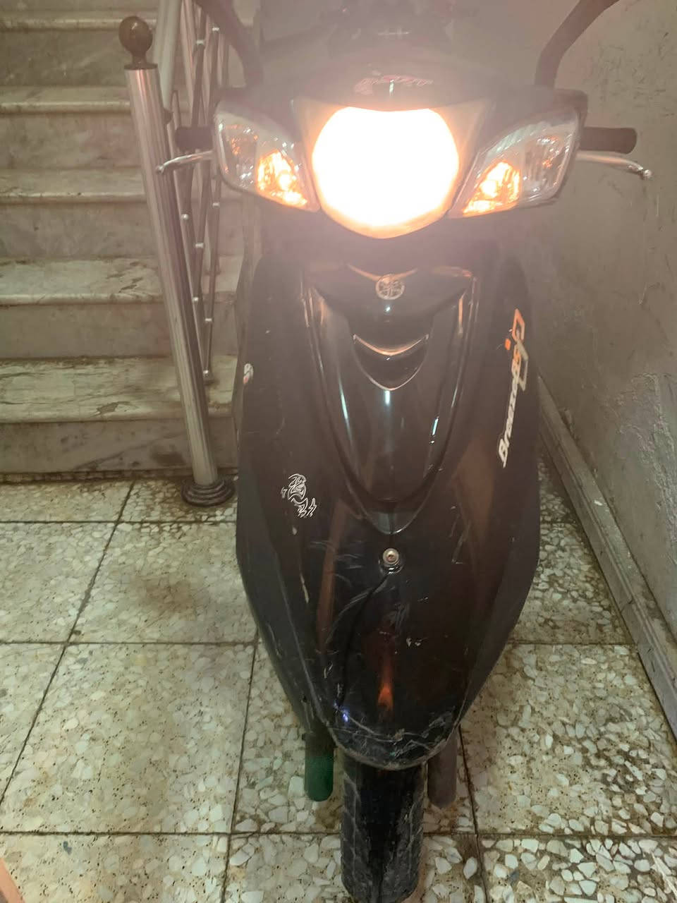 سلام عليكم دراجه بغبغاء  ‏ ناعمه حلوه لا مفتوحة ولا مجفته 
كلشي شغال بيها بس الدكمه مال اشاير والكچ مال بانزين مايشتغل 
مكاني بغداد السعر ٤٥٠ قفل  ليحب يدخل خاص أو يتصل على رقم   ***********
