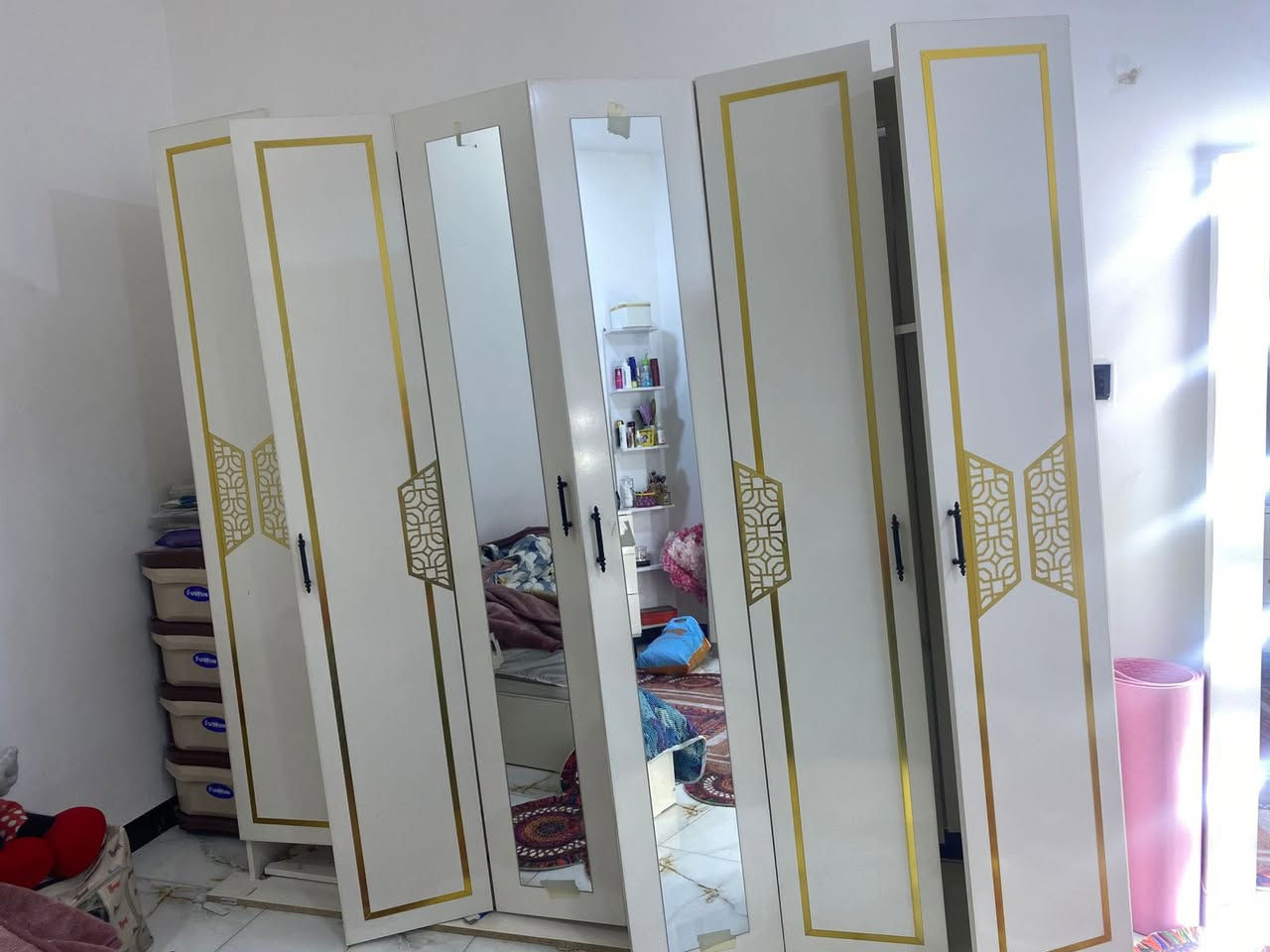 السلام عليكم كنتور نضيف للبيع مكان حي البساتين السعر 100الف رقم ***********
