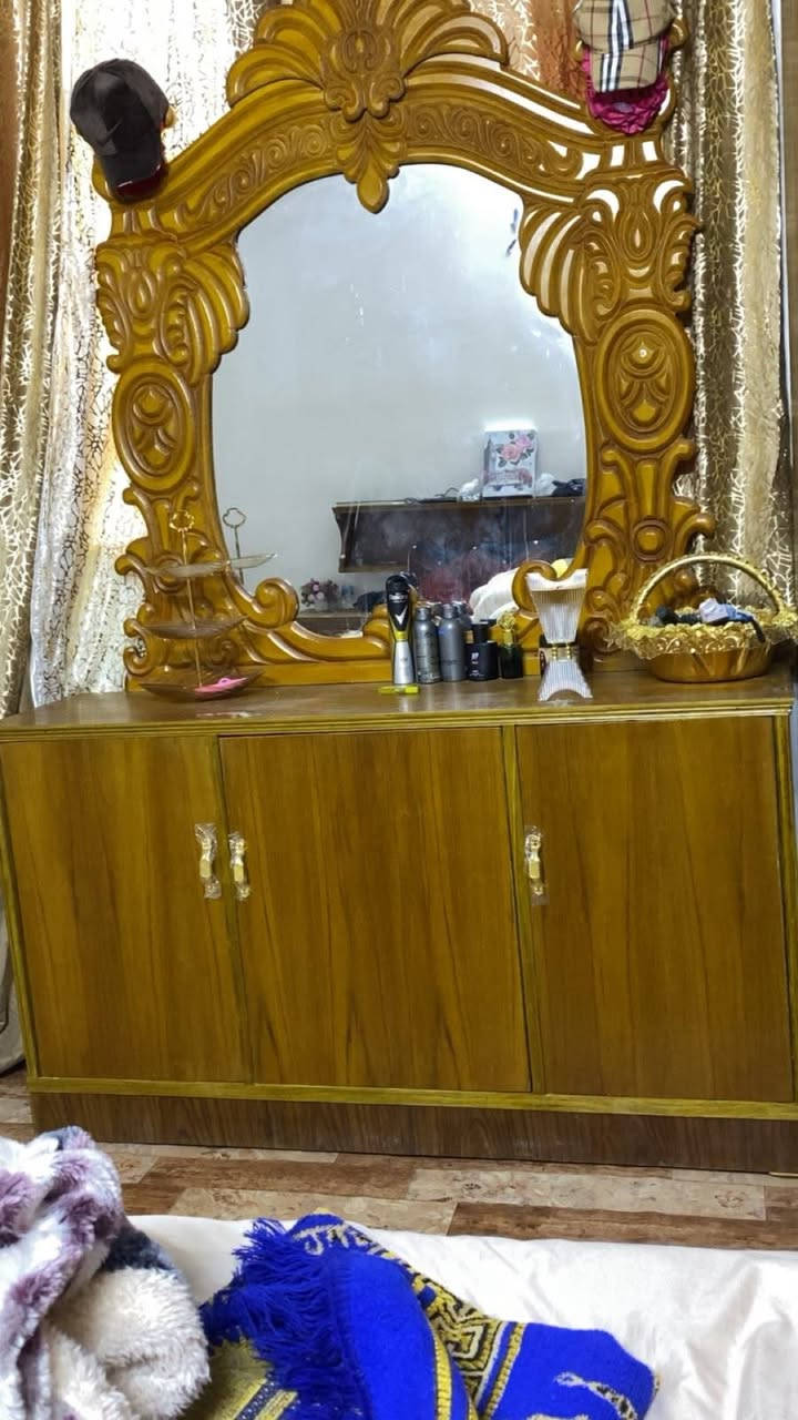 سلام عليكم غرفه نوم مستعمله نضافتهه80//100 العنوان بغداد الدوره  السعر 800او بيهه مجال ***********
