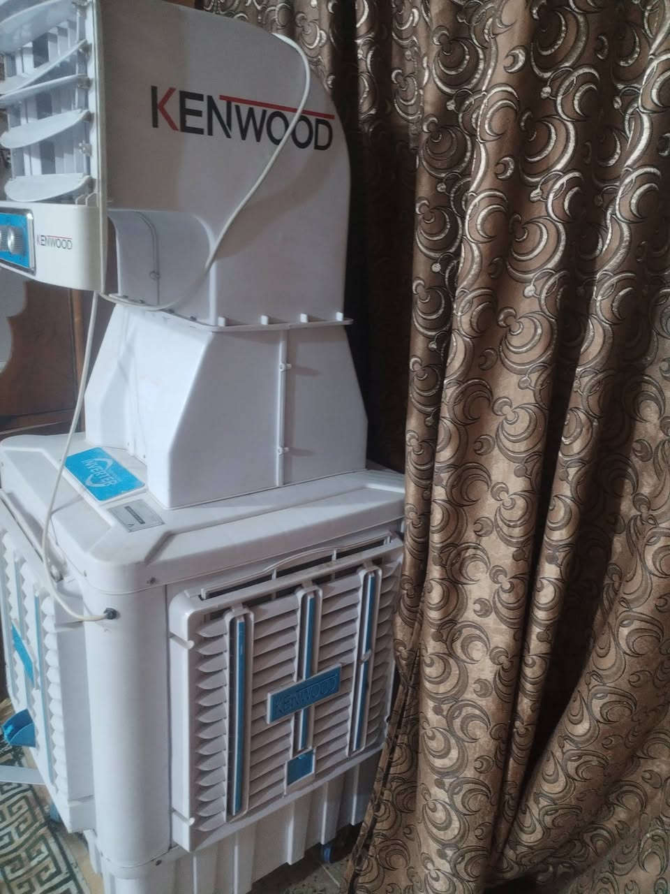 السلام عليكم مبردة ام الخرطوم KENWOOD انفيرتر ما مستعمله هواي كلشي مابيه بس هاذ الشباج مال توزيع الهواء حجم 40 ب 200 وبيه مجال قليل مدينه الصدر الحبيبيه ***********
