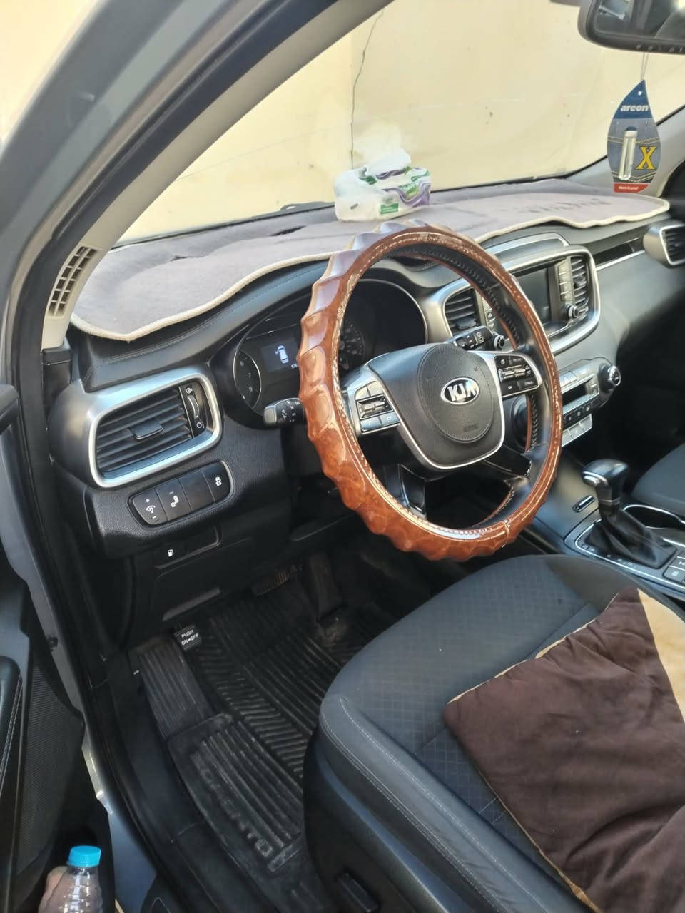 السلام عليكم سياره سورينتو موديل 2020 وارد امريكي مكينه 6 سلندر رقم بغداد 7 راكب 3قطع تبريد صور الحادث موجوده بالمنشور رقم الهاتف *********** السعر 210 بيه مجال  بصمه ٣ قطع تبريد ٦ سرندر ماشيه ٥٧  رادار تخم تأييرات جديدحداديه تمام  محرك مامفتوح لا تنقيص ولاتبخير السياره بسمي سنويه ٢٧ فورو يل بيه مواصفات هوايه   سياره حلوه مامتعوبه ترايك وين ميعجبك نتصل مكلف بنشر
