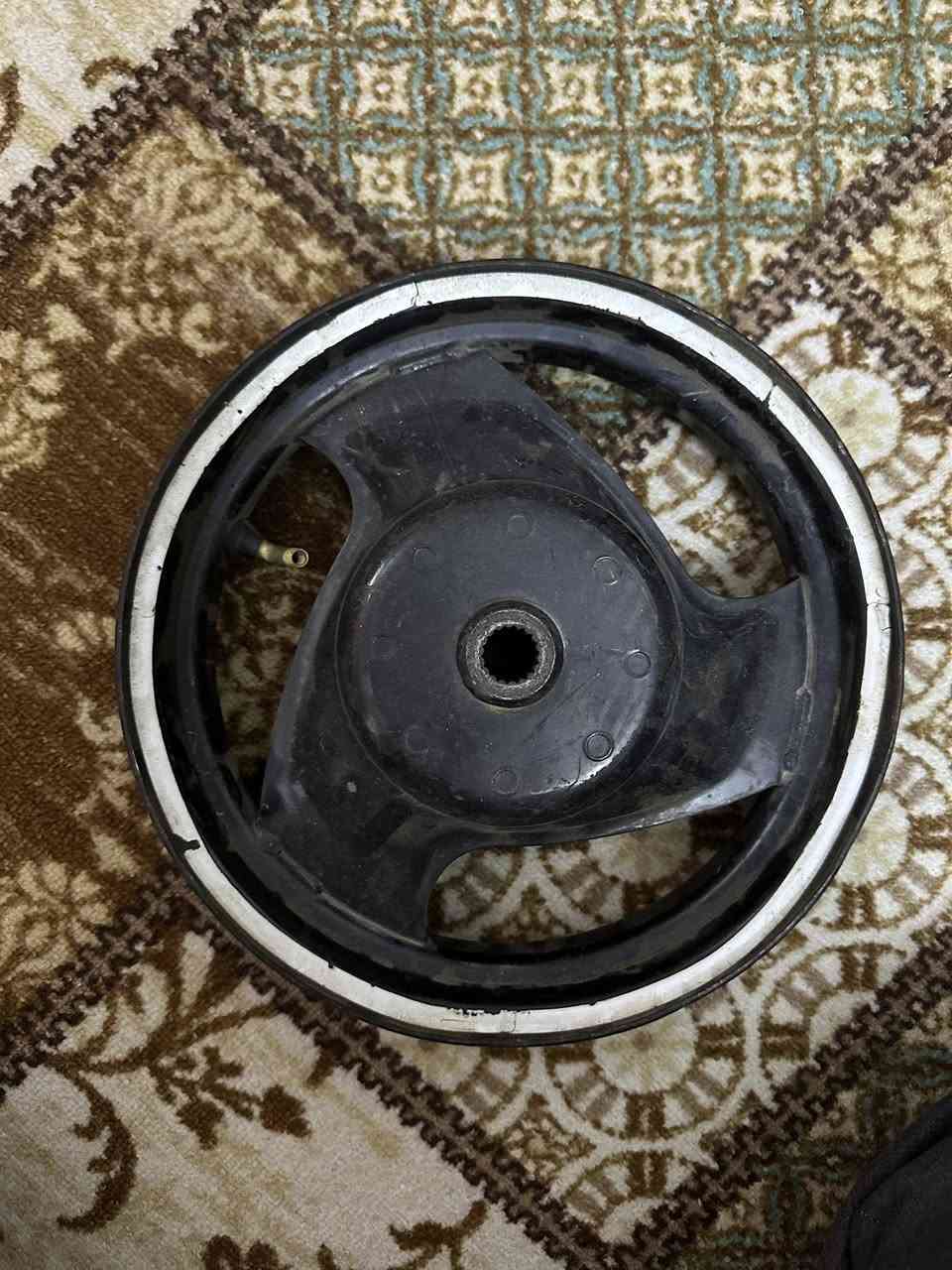 سلام عليكم
سلف ماكس ديرته ضعيفه مدري الباتري مالتي ضعيف مدري فحماته  تعبانه اربع فحمات يمكن هوه اني اخذته هيج المهم عله حطته سعره 5
ويل ماكس خلفي 5
مكان كربلاء حي الوفاء 
***********
