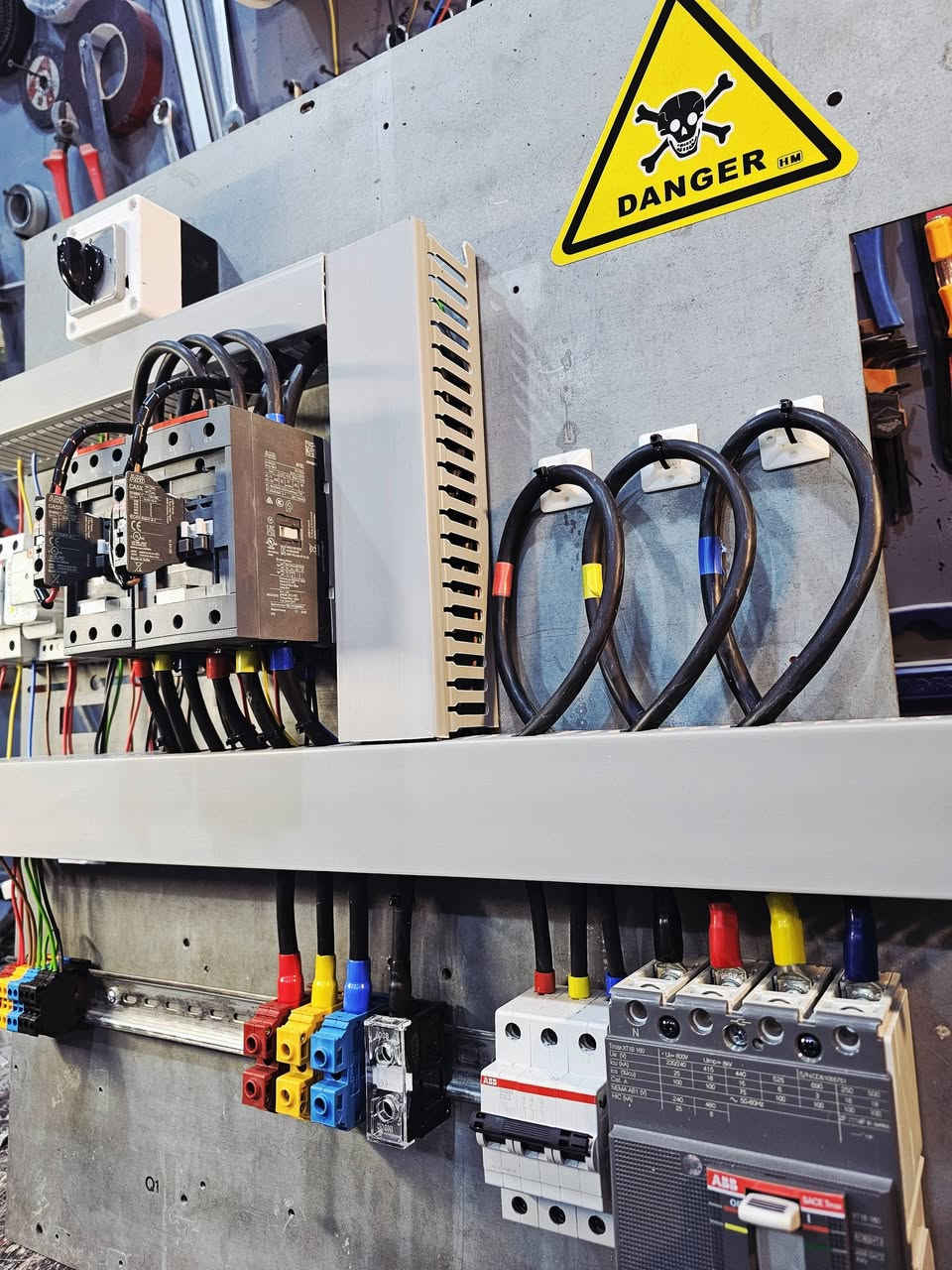 التفاصيل في الفيديو السابق ...


**إذا كنت صاحب هذا الإعلان وتريد حذفه لأي سبب، رجاءا أرسل رسالة إلى الدعم الفني**