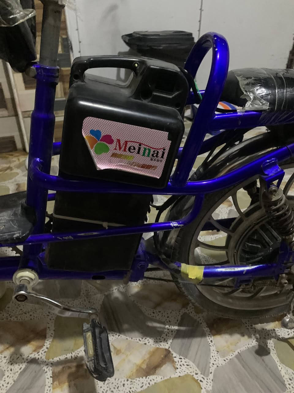 السلام عليكم
دراجه شحن حجم 20 
بطاريات على فحص يقرا عشر ونص  
سعر 150 بيها مجال بسيط  
مكان فلوجه شهداء حي امين 
رقم ***********
