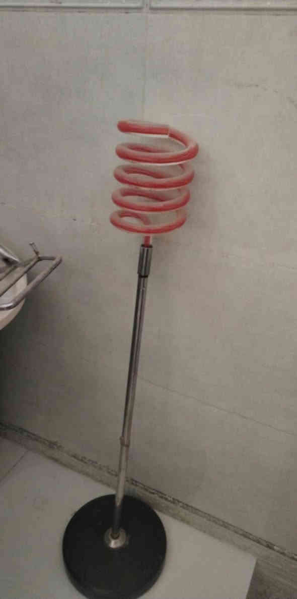 ادوات  حلاقه ميز جهاز تبخير كرسي
بسعر مناسب استفسار ***********
