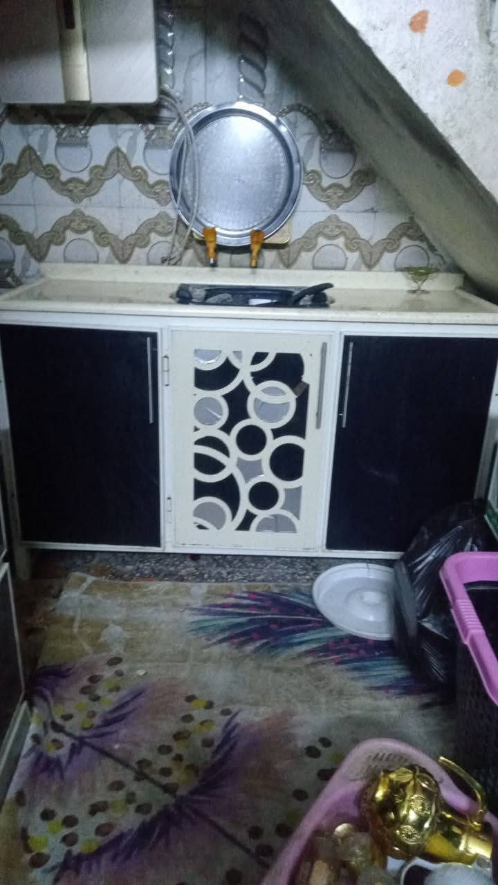 السلام عليكم كاونتر   تسكان للبيع العنوان ام الكبر والفزلان الداخل ماله جديد السعر 300الرقم ***********
