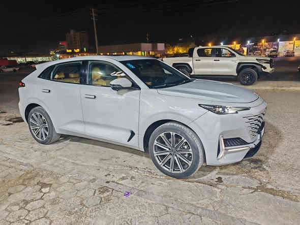 السلام عليكم ورحمة الله
شانجان يوني كي ضمان البخيت

العداد الحالي 56000 km

السعر المطلوب ٣٦ مليون وبيها مجال بسيط

موديل ٢٠٢٤

***********
