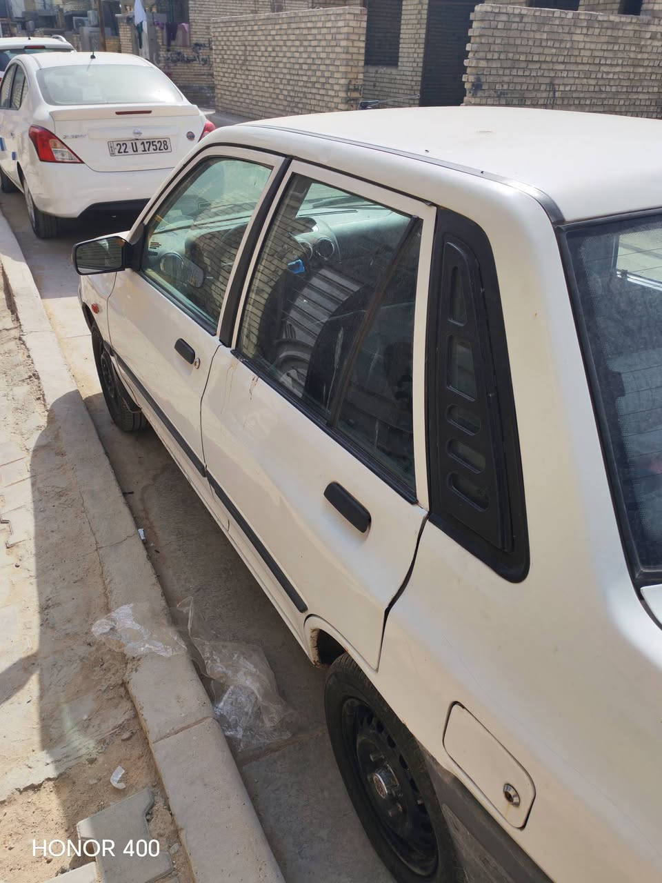 سلام عليكم سايبه للبيع ٢٠١٤ بسمي هزه جديده السياره جاهزه مكاني بغداد الأمين *********** السعر ٣٨
