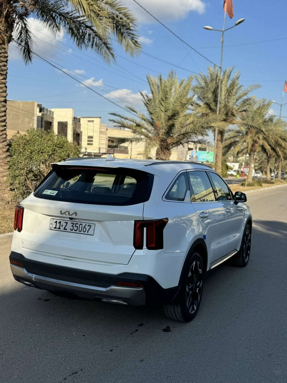 ‏‎سلام عليكم
للبيع 

كيا سورينتو 2025  قماره حديد 
رقم بغداد بسمي
‏ KIA SORENTO 2025

‼️ ضمان 5سنوات او 100الف كيلو متر ‼️--كامرات عدد-2 -داخل 64لون-رادار  🔥
بيها بارد صغير بصندوك 
🚘 خليجي 

🚘 ماشية 13 الف  

🚘 موديل 2025

⚙️ حجم المحرك 6سلندر 3500

⚙️ مرتبط بناقل حركة أوتوماتيك

🔑 مفتاح التشغيل بصمة 

     

🚗 فتح الصندوق كهرباء 

🚗 دفع ثنائي FWD 

‼️ اريل نفكيتر 

📍حساسات أمامية 

📍حساسات خلفية 

💡لايت زينون + LED 

🔦 كشافات 

🔦️ بك لايت LED 

🚘 قبضات أبواب من الألمنيوم

🚘 دخول بصمة ذكي 

🛞 ويل كب 20

🛞 4 دسك

✨️ اشارة في المرايا الجانبية 

✨️ المرايا قابلة للطي كهرباء

🌧 ماسحة خلفية +حساس مطر 

كشاف ضباب 

🎈عدد AIR BAG 2

🚗 ا ABS 

🖥 دشبول شاشة ديجيتال 

🖥 شاشة Apple Car play 

📷 كاميرا دوارة 360

💡الانارة الداخلية LED 

⭕️ مقود جلد حياكة 

🛣 مثبت السرعة Cruise 

🎶 المودات والاوامر الصوتية

🎶 ا Bluetooth / T YPCE  

🔋شاحن هاتف Wireless 

⚡️مخرج منفذ الطاقة 

🔍فحص نظام السيارة 

💺تتسع المقصورة ل 7 ركاب

💺المقاعد مخمل لون أبيض  فول كهرباء

💺حركة المقاعد الامامية كهرباء

👶 مثبت مقعد الطفل ISOFIX

❄️ تبريد شاشة لمس مناخين منفصلين 

❄️ 3 قطع تبريد 

🚘 أوضاع القيادة Drive Mode 

⛷️ نظام مانع الانزلاق 

⛰️ نظام نزول المنحدرات 

🟩 السعر المطلوب  _ ( 315$ )💸

مكانها بغداد سيدية 

لاستفسار الاتصال ع الارقام التالية 📲📲
***********
