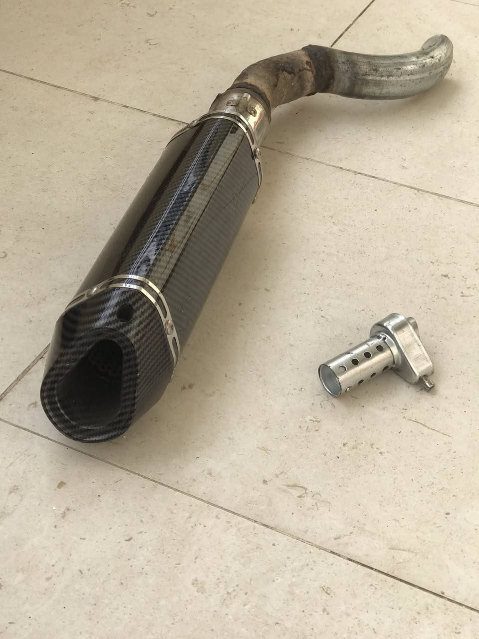 سلام عليكم صالنص كاربون اصلي مو مثل بل لسوك وياها كاتم ترهم كل دراجات حط سعرك وبل عافي عليك


**إذا كنت صاحب هذا الإعلان وتريد حذفه لأي سبب، رجاءا أرسل رسالة إلى الدعم الفني**