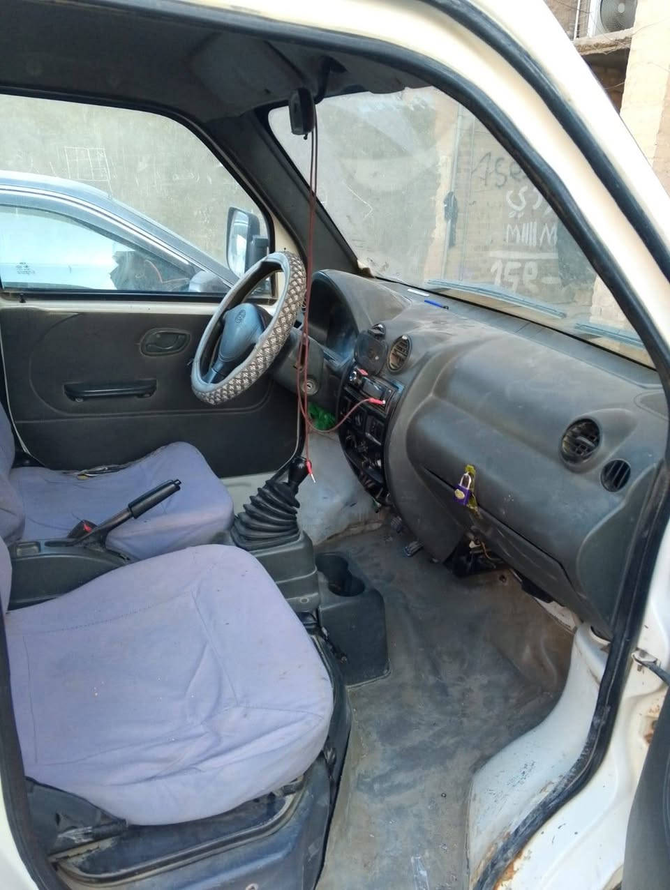 السلام عليكم للبيع كناو 7راكب كفاله من مكينه جديده كير اكسل والكشر شوفت عينك حلوه السياره تحويل ثاني يوم السعر 30مكان بابل ***********
